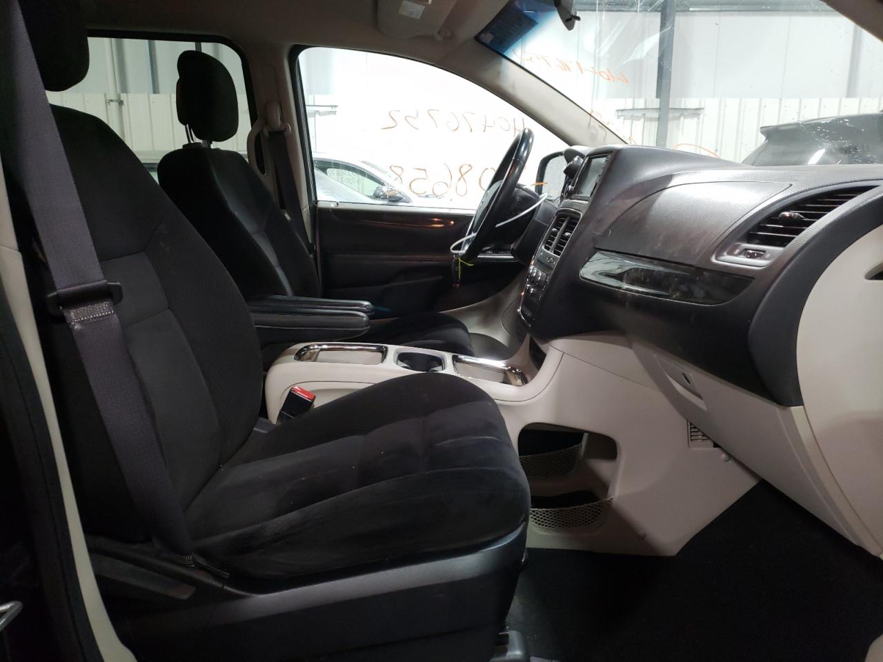 Photo 5 from auction – 2014 DODGE GRAND CARA with VIN 2C4RDGCG6ER313676