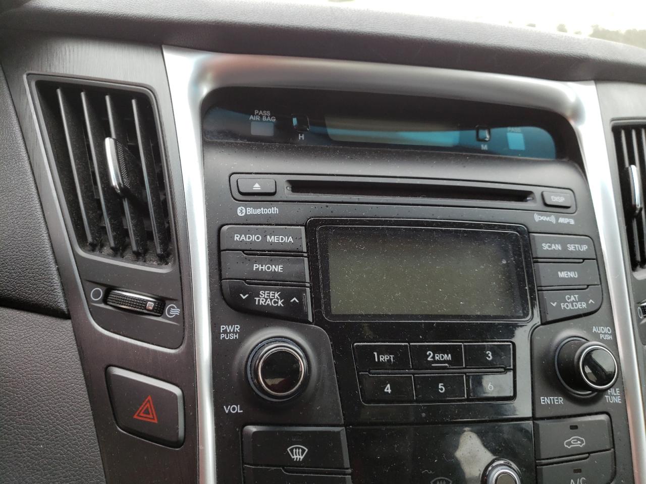 Photo 9 from auction – 2012 HYUNDAI SONATA GLS with VIN 5NPEB4AC2CH439580