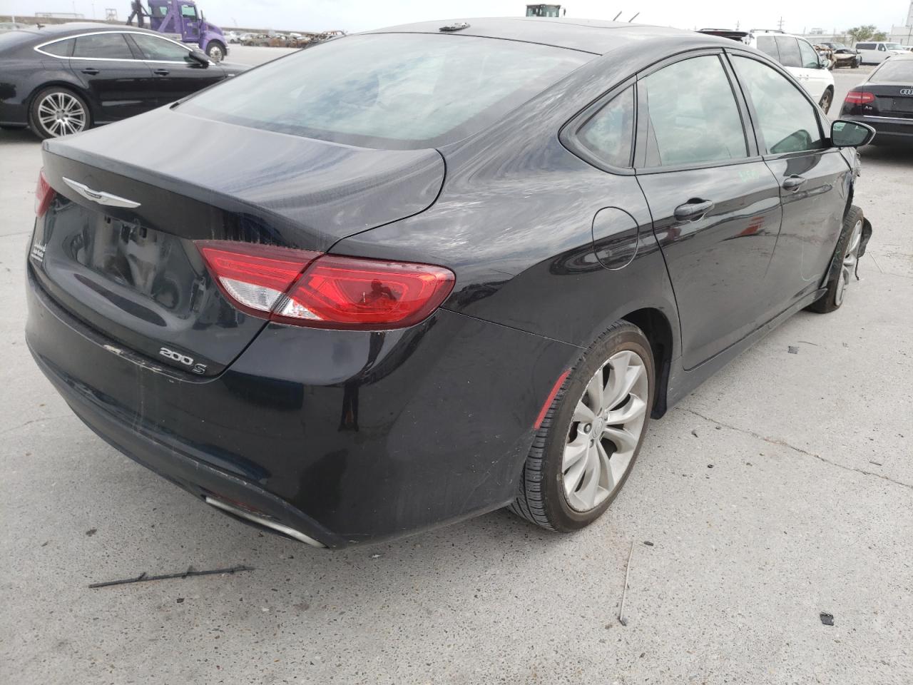 Photo 4 from auction – 2015 CHRYSLER 200 S with VIN 1C3CCCBB5FN750059
