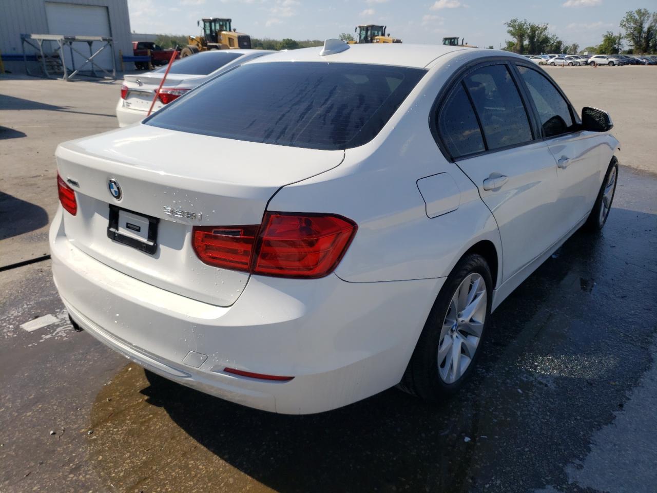 Photo 4 from auction – 2014 BMW 328 XI SUL with VIN WBA3B5C57EF599329