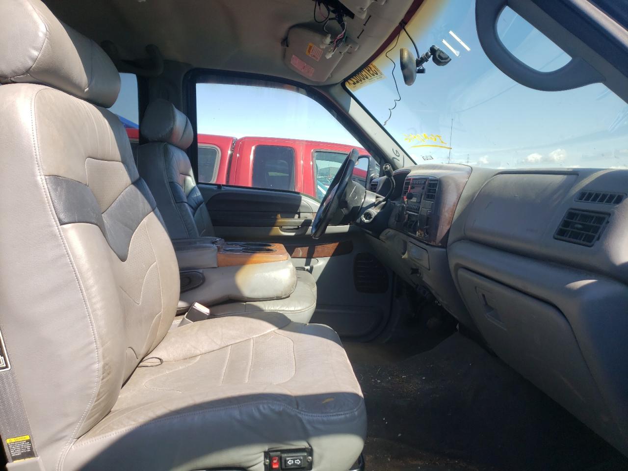 Photo 5 from auction – 2002 FORD F350 SRW S with VIN 1FTSW31F32EB37970