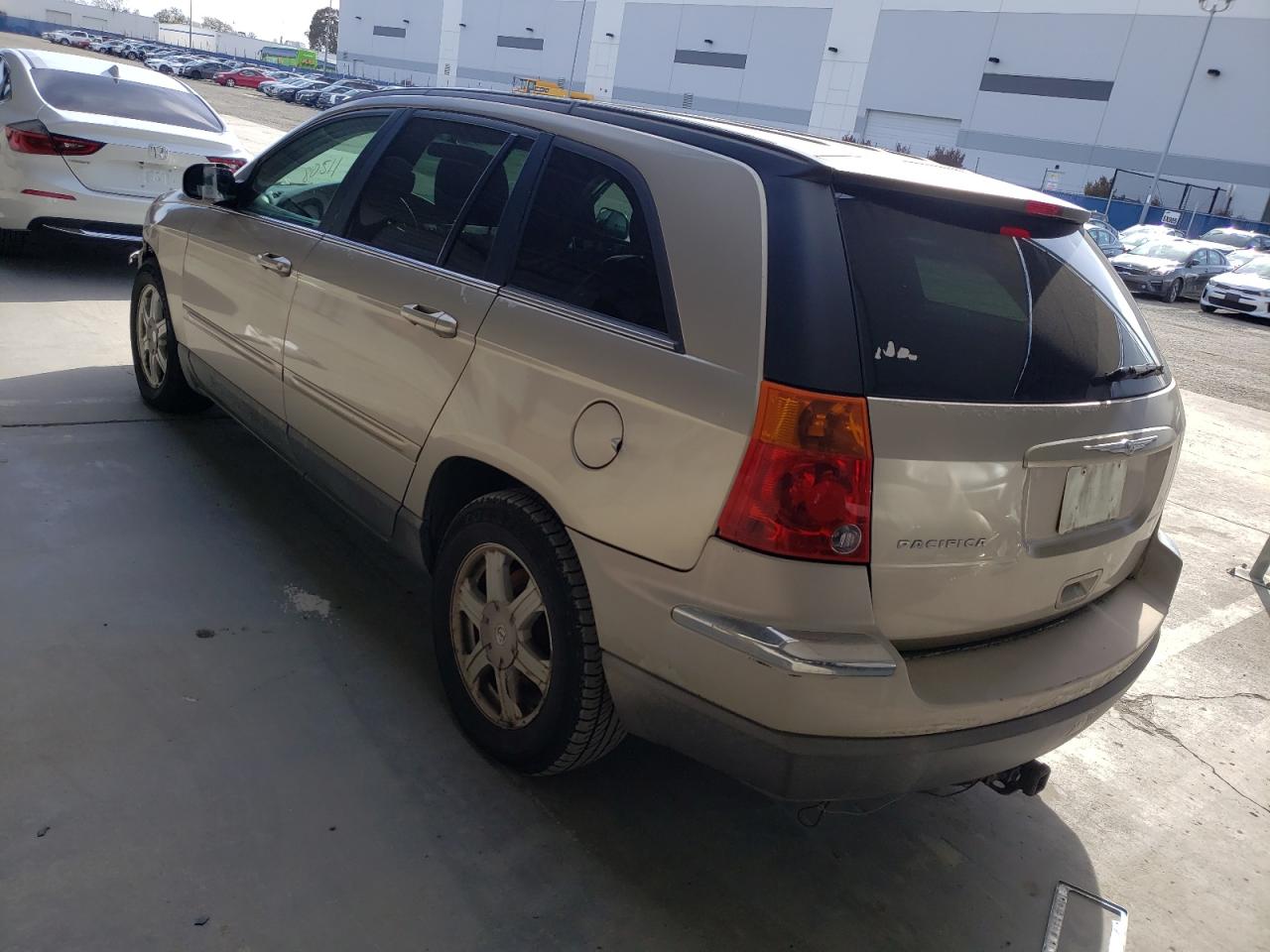 Photo 3 from auction – 2004 CHRYSLER PACIFICA with VIN 2C4GM68444R614462
