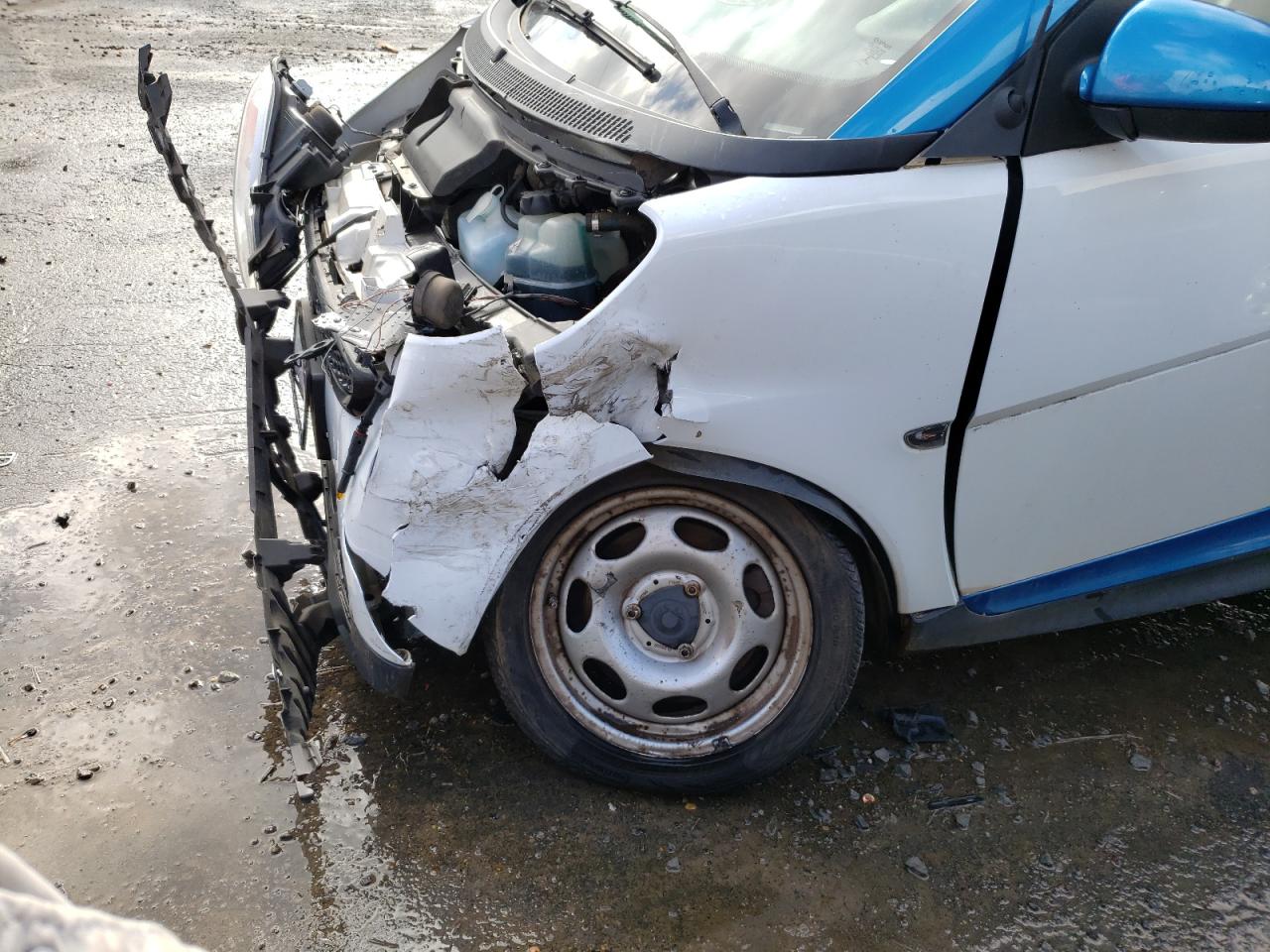 Photo 9 from auction – 2014 SMART FORTWO PUR with VIN WMEEJ3BA0EK786552