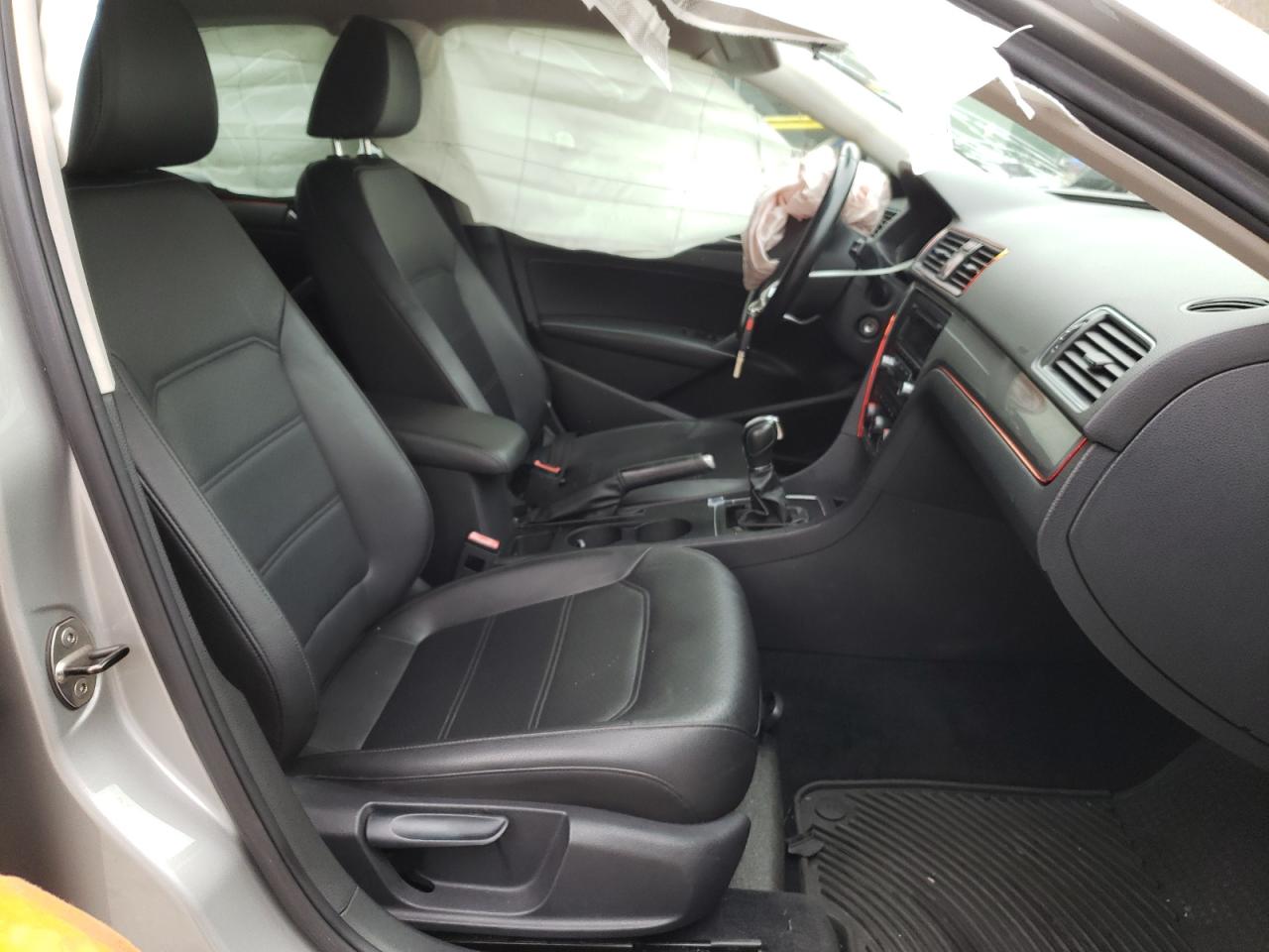 Photo 5 from auction – 2014 VOLKSWAGEN PASSAT S with VIN 1VWAT7A30EC037338