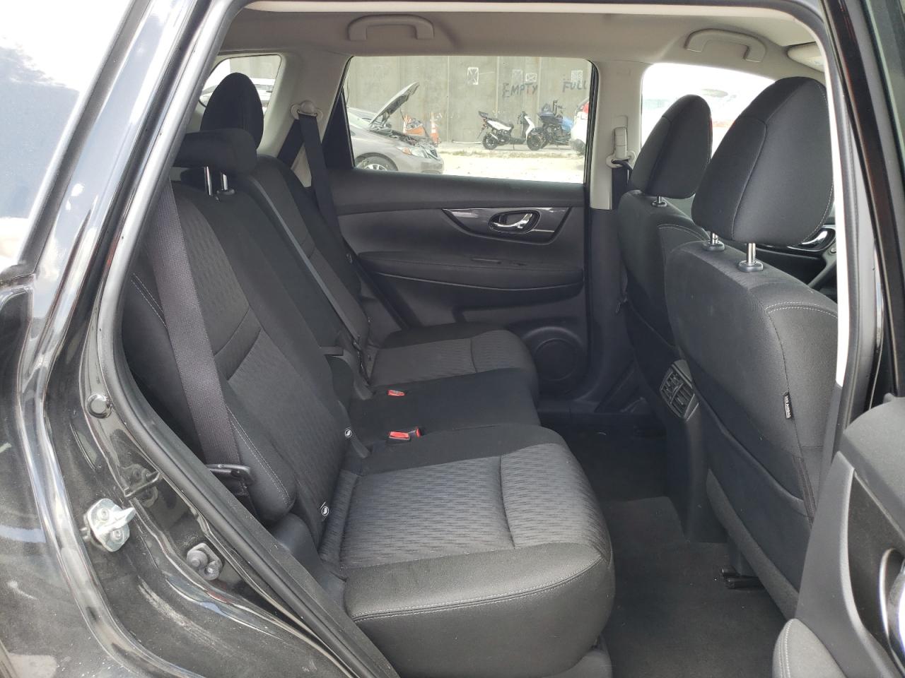 Photo 6 from auction – 2018 NISSAN ROGUE S with VIN KNMAT2MVXJP620425