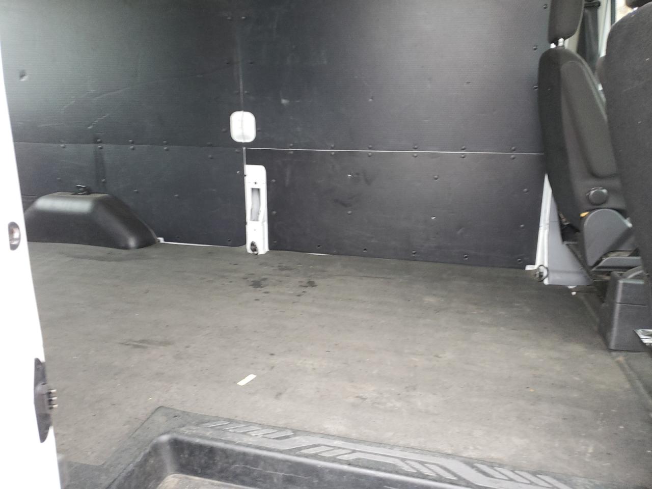 Photo 6 from auction – 2019 FORD TRANSIT T- with VIN 1FTYR2CM0KKB83684