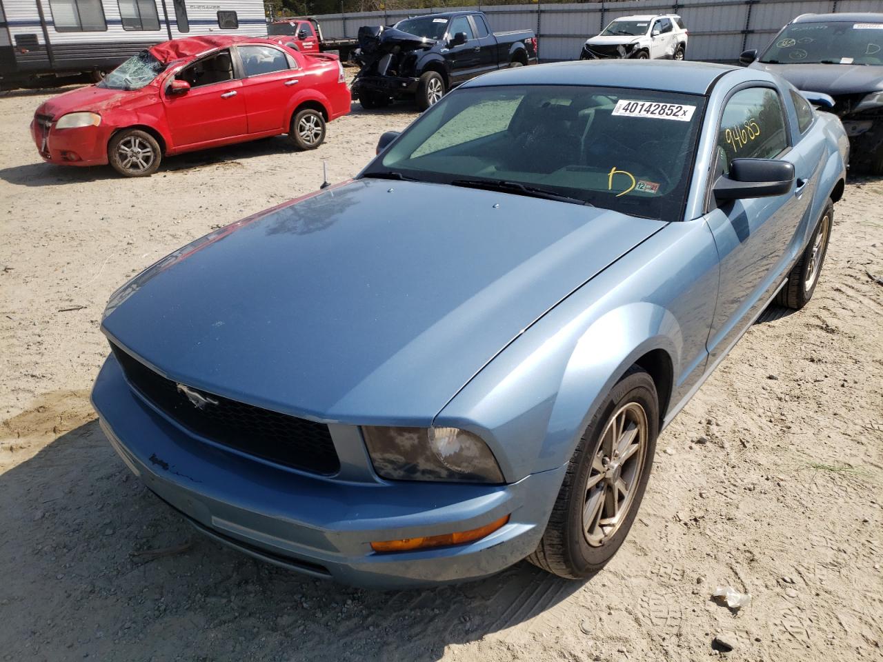 Photo 2 from auction – 2005 FORD MUSTANG with VIN 1ZVFT80N855189399