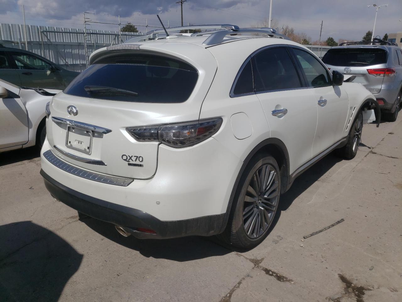 Photo 4 from auction – 2017 INFINITI QX70 with VIN JN8CS1MW0HM411063
