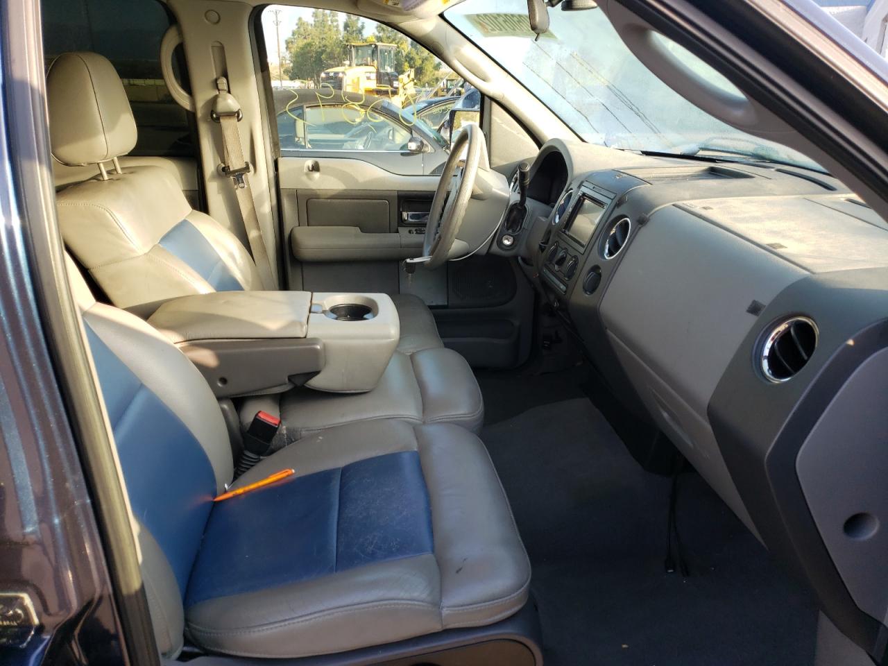 Photo 5 from auction – 2004 FORD F150 SUPER with VIN 1FTPW12514KD72033