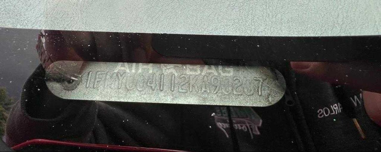 Photo 10 from auction – 2002 FORD ESCAPE XLT with VIN 1FMYU04112KA90207
