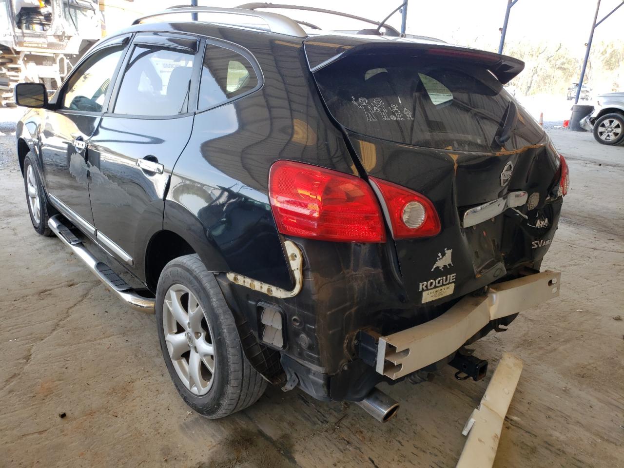 Photo 3 from auction – 2011 NISSAN ROGUE S with VIN JN8AS5MV8BW684656