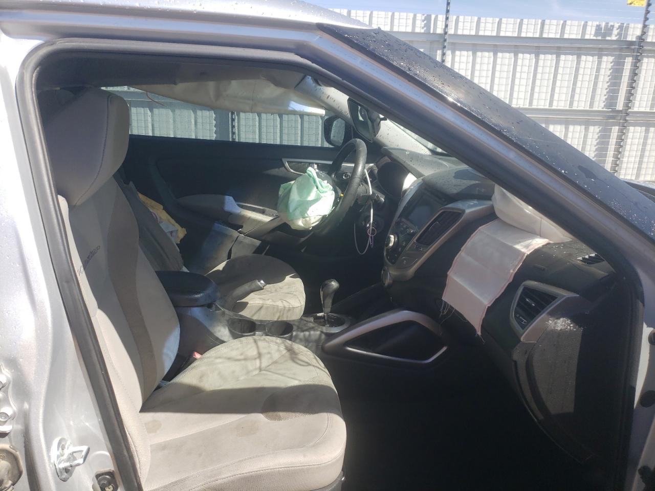 Photo 5 from auction – 2012 HYUNDAI VELOSTER with VIN KMHTC6AD3CU057844