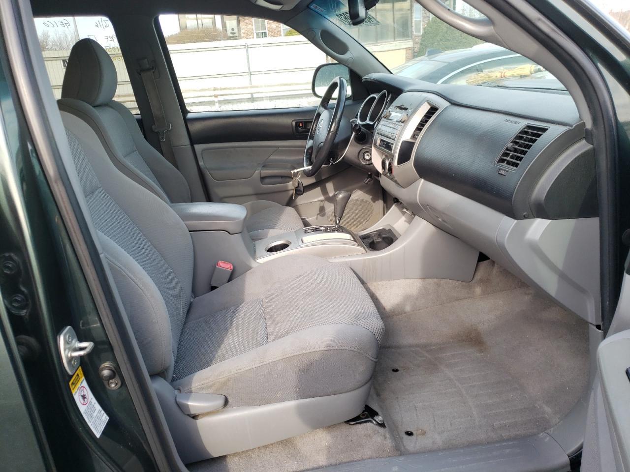 Photo 5 from auction – 2010 TOYOTA TACOMA DOU with VIN 3TMLU4EN8AM043996
