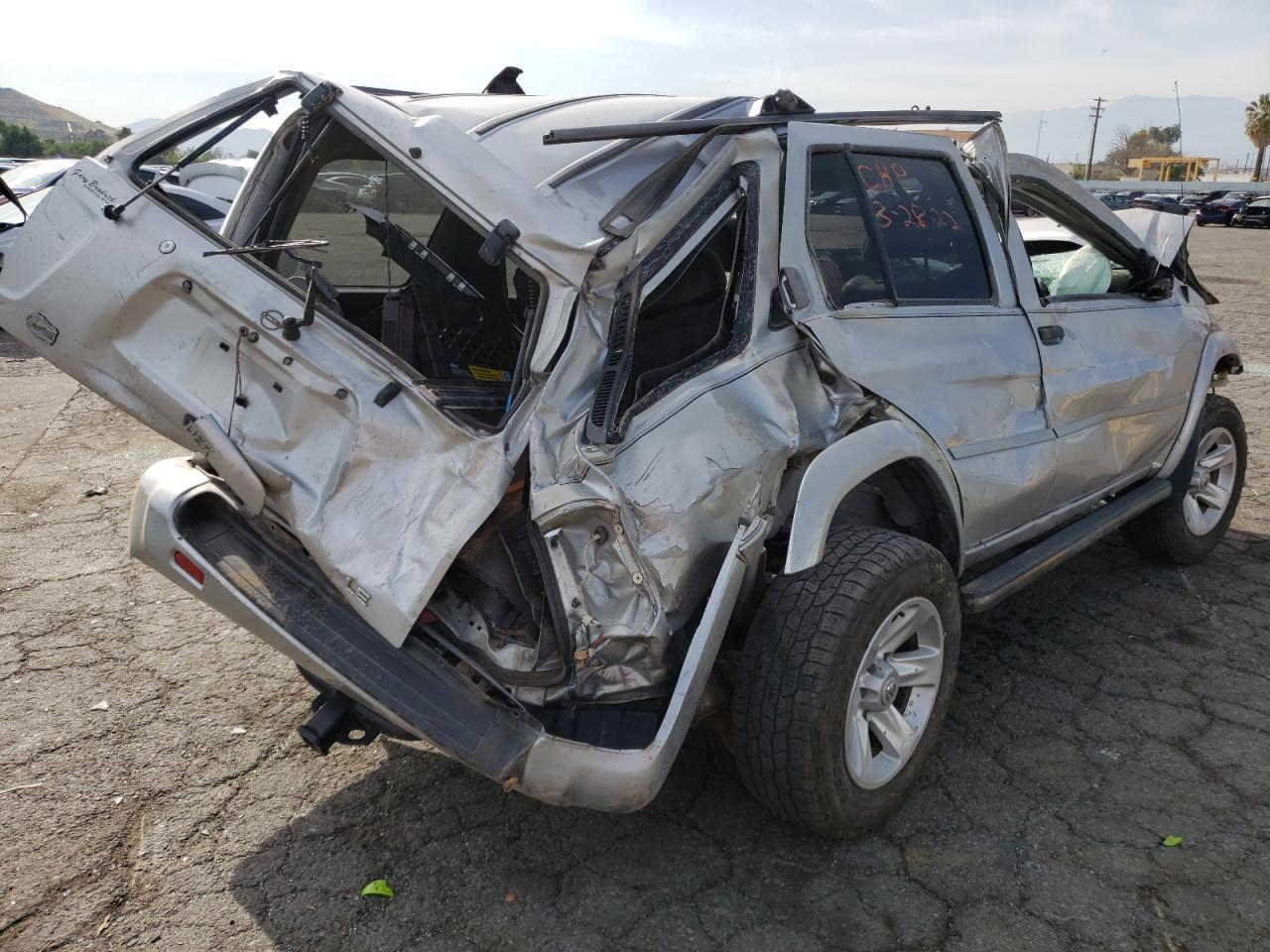 Photo 4 from auction – 2002 NISSAN PATHFINDER with VIN JN8DR09Y52W725744