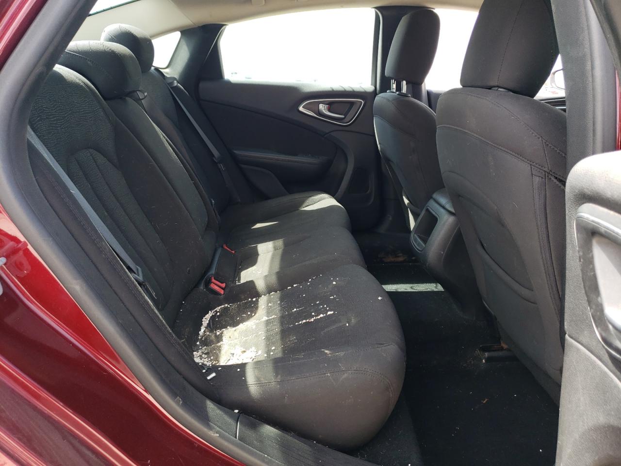 Photo 6 from auction – 2015 CHRYSLER 200 LIMITE with VIN 1C3CCCAB4FN695668