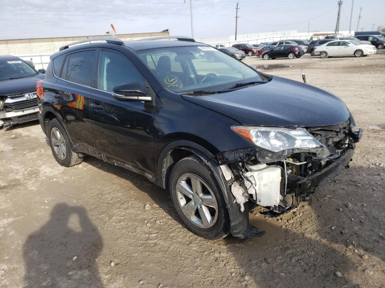 TOYOTA RAV4 XLE 2015 with VIN 2T3RFREV6FW233335 - Photo from auction
