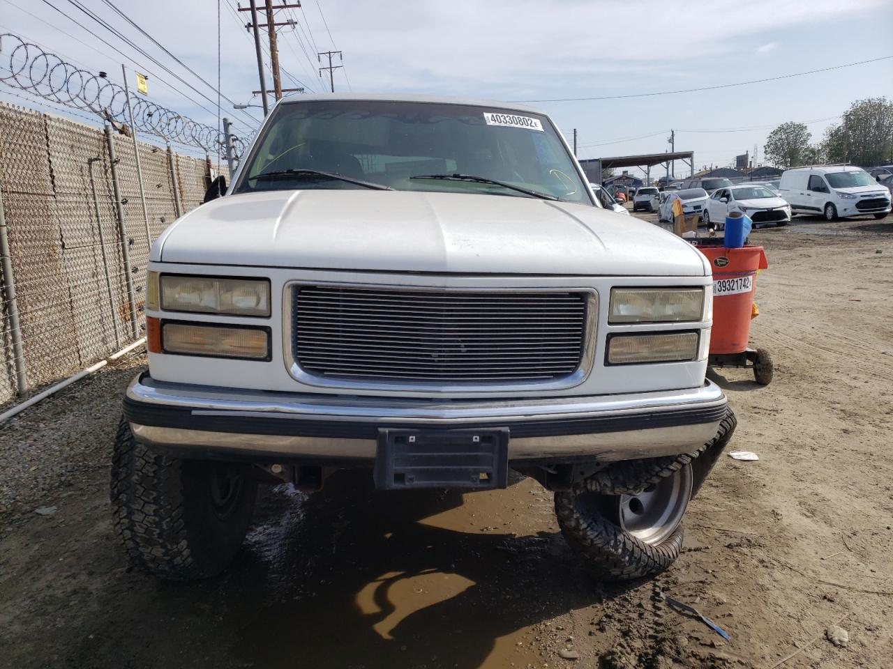 Photo 9 from auction – 1996 GMC SUBURBAN C with VIN 3GKEC16RXTG520767