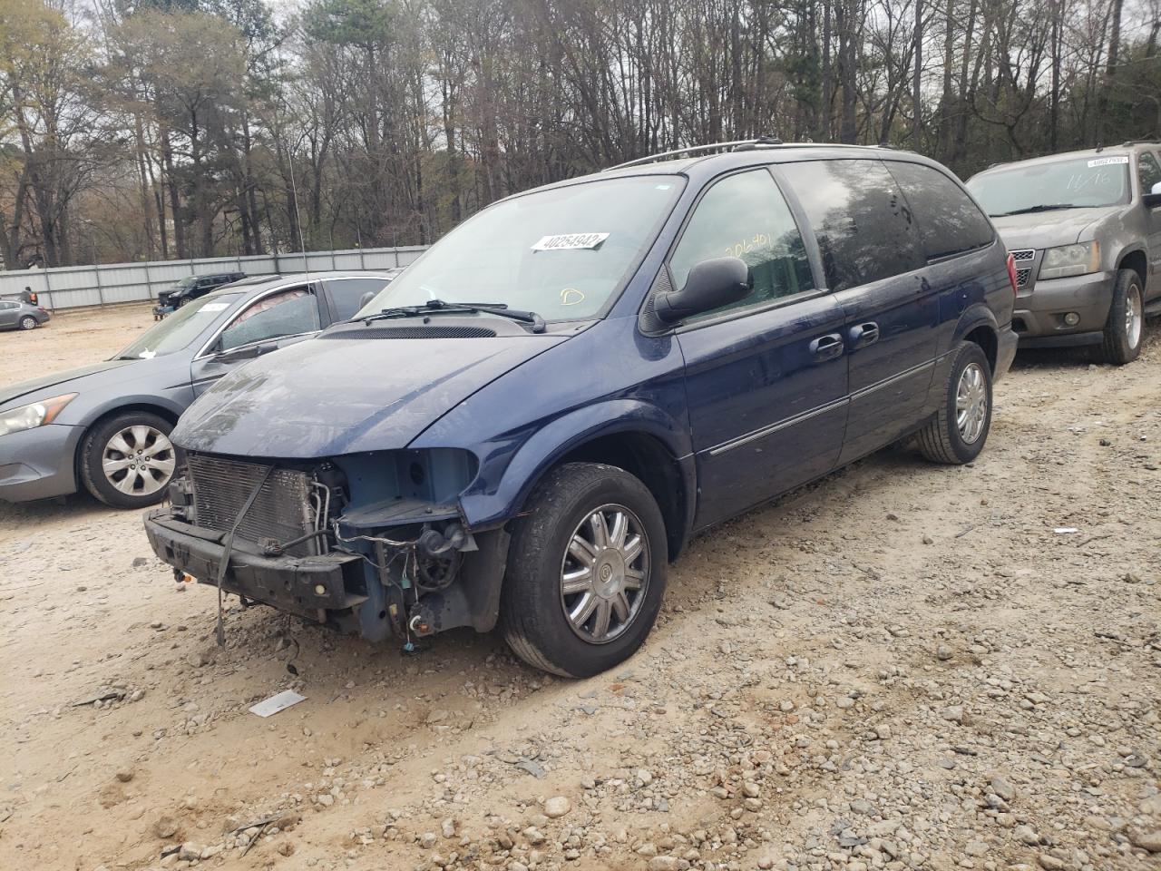 Photo 2 from auction – 2005 CHRYSLER TOWN & COU with VIN 2C8GP64L85R213999