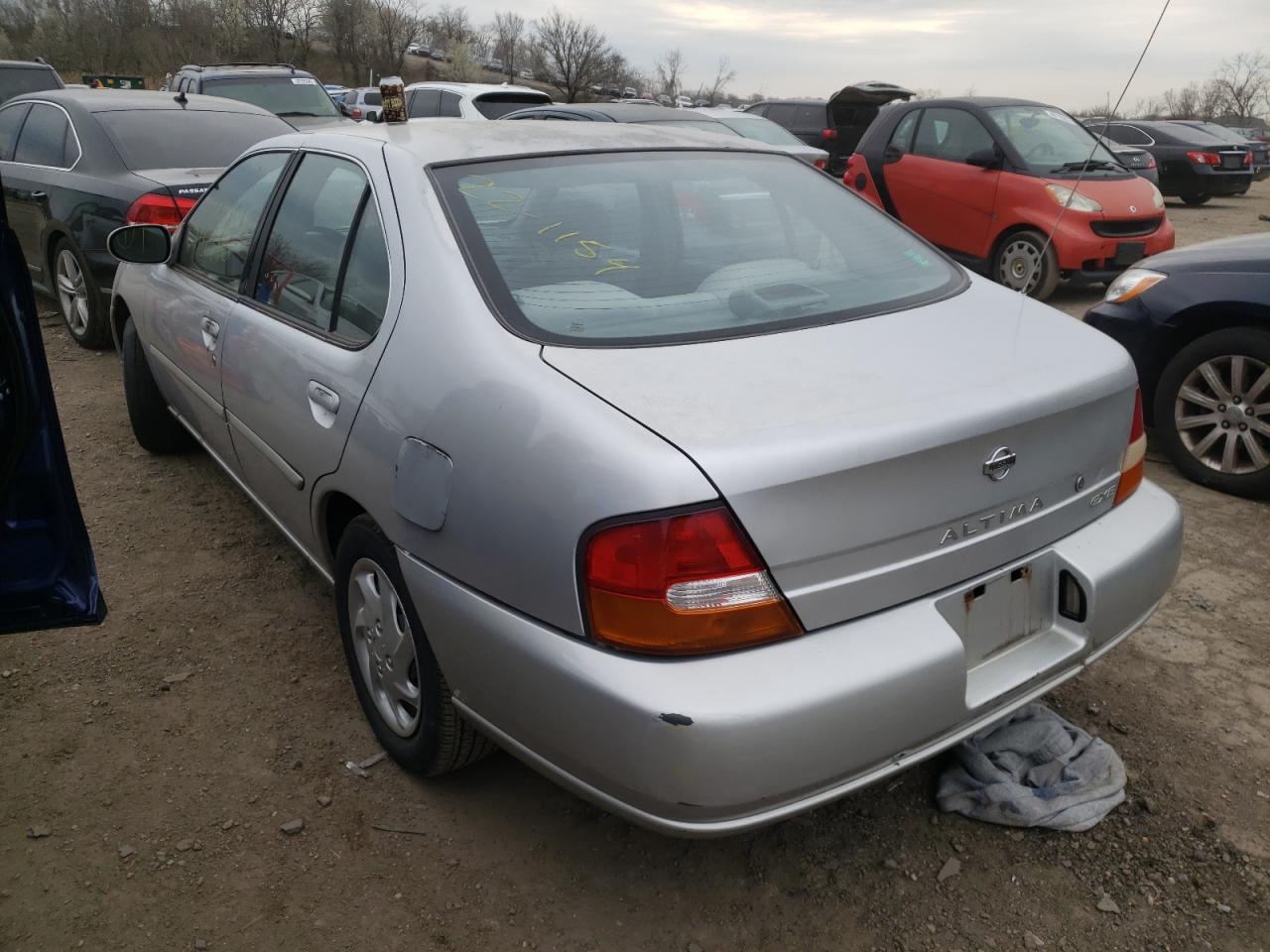 Photo 9 from auction – 1998 NISSAN ALTIMA XE with VIN 1N4DL01D5WC218345