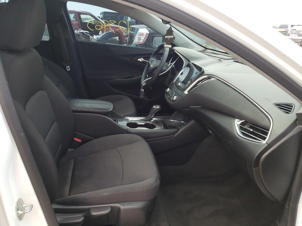 Photo 5 from auction – 2018 CHEVROLET MALIBU LT with VIN 1G1ZD5ST2JF143751