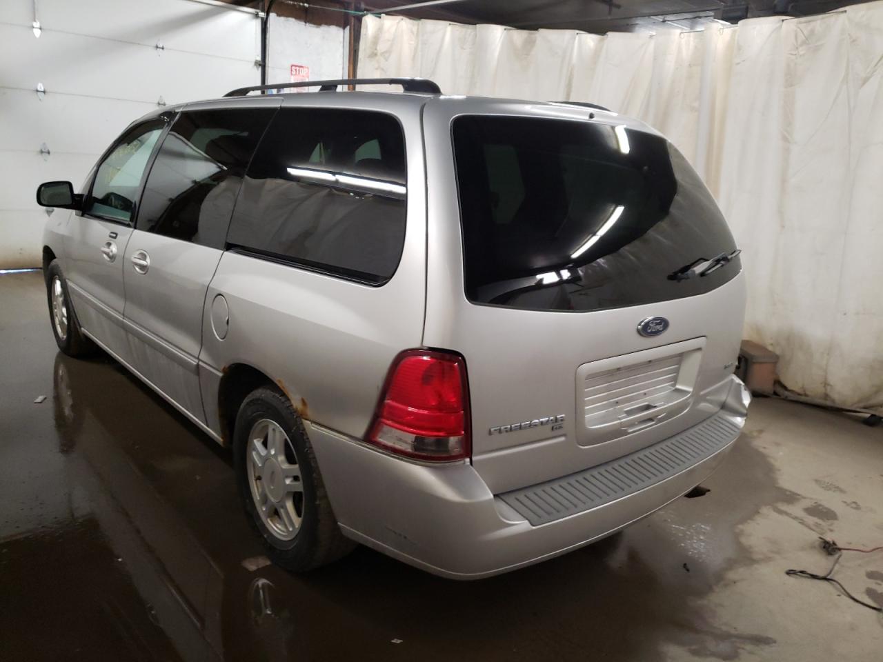 Photo 3 from auction – 2004 FORD FREESTAR S with VIN 2FMZA52284BA47325