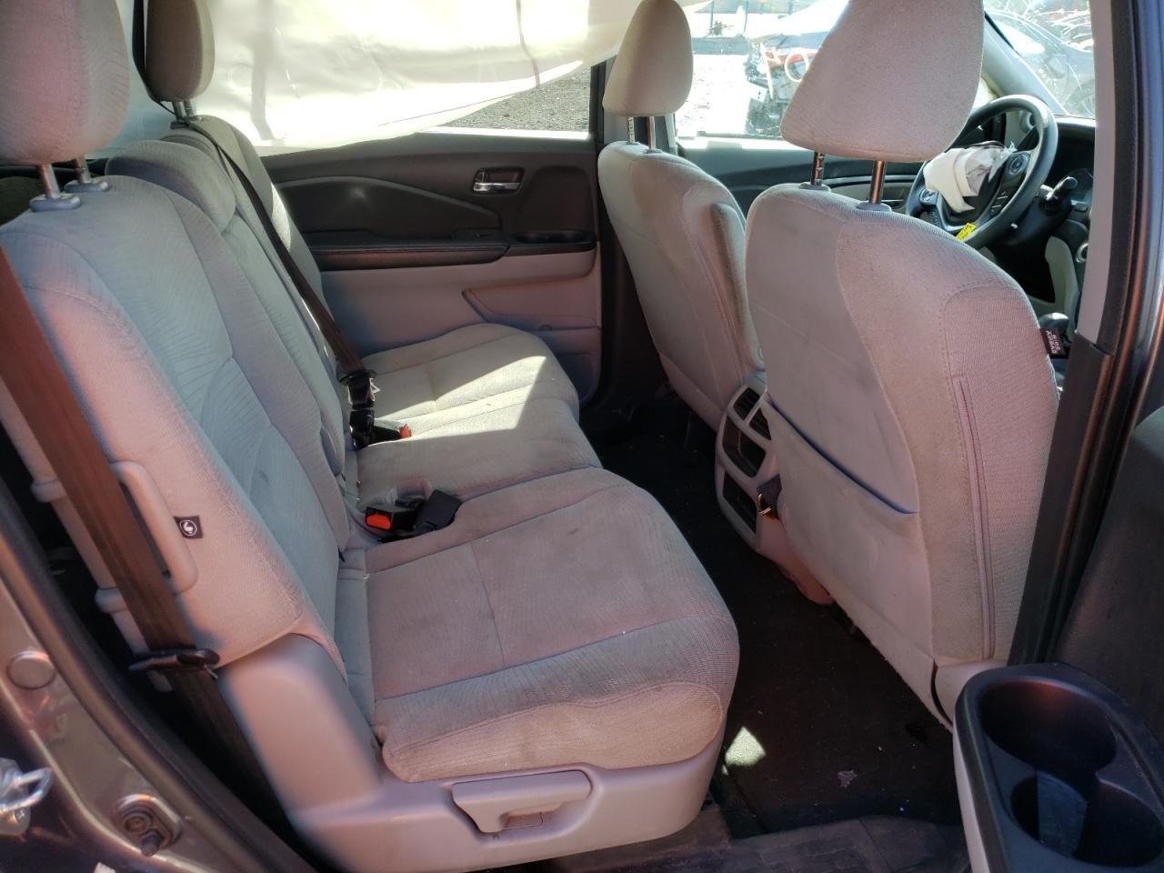 Photo 6 from auction – 2016 HONDA PILOT LX with VIN 5FNYF5H13GB020380