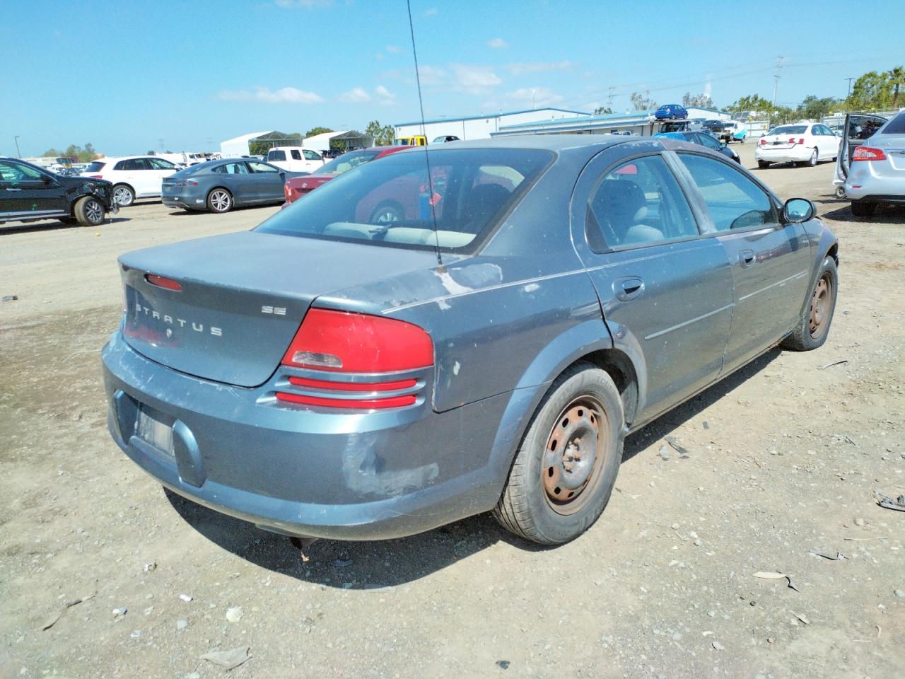Photo 4 from auction – 2002 DODGE STRATUS SE with VIN 1B3EL36X82N220481
