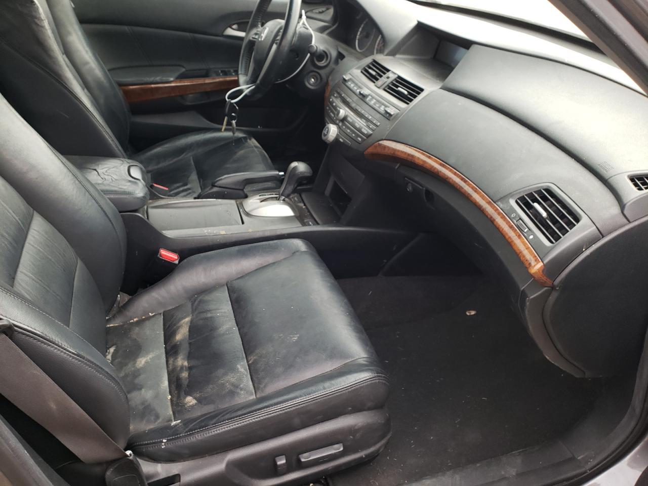 Photo 5 from auction – 2011 HONDA ACCORD EXL with VIN 1HGCP2F85BA015593