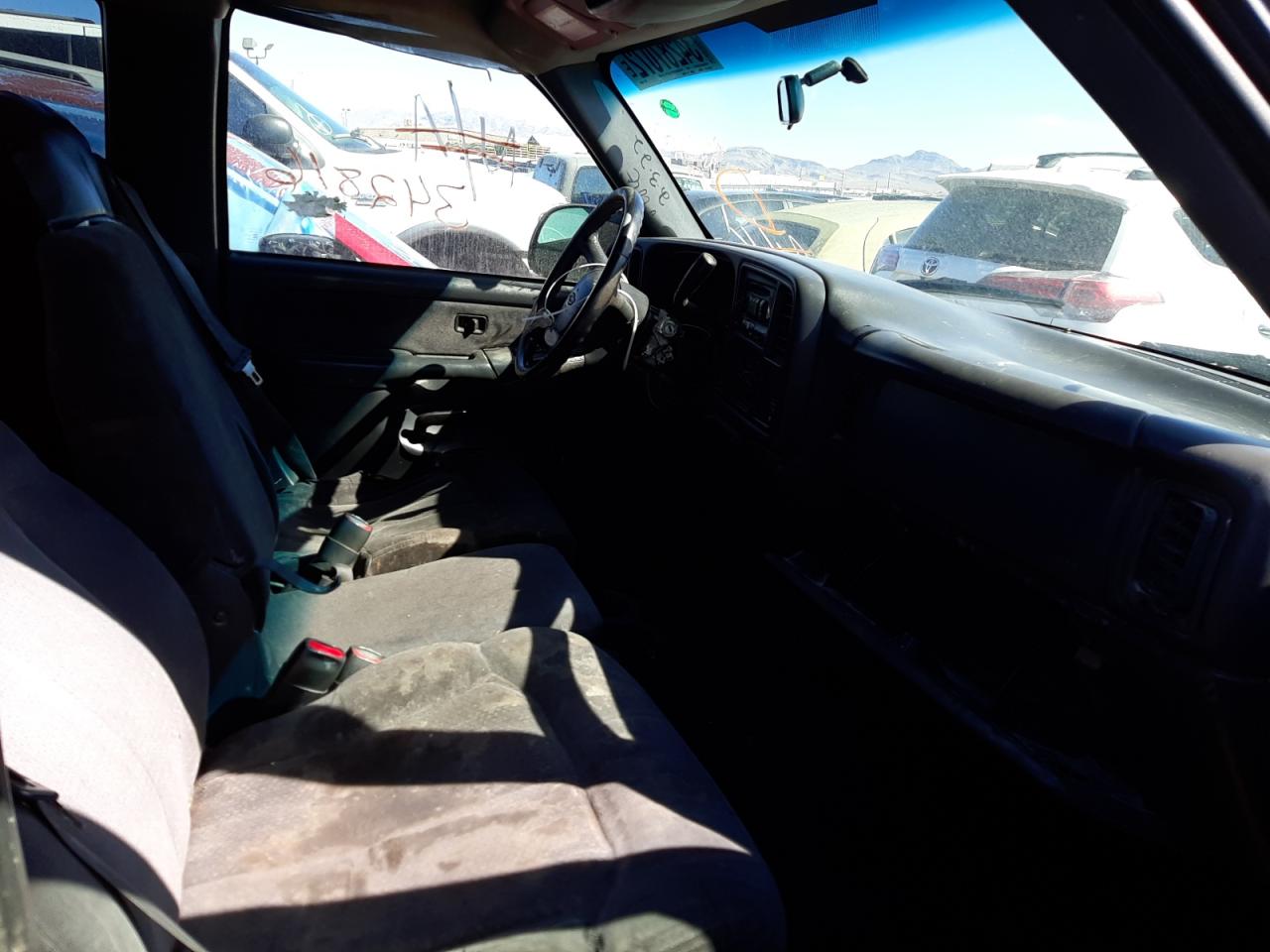 Photo 5 from auction – 2001 CHEVROLET SILVERADO with VIN 2GCEC19V711175577