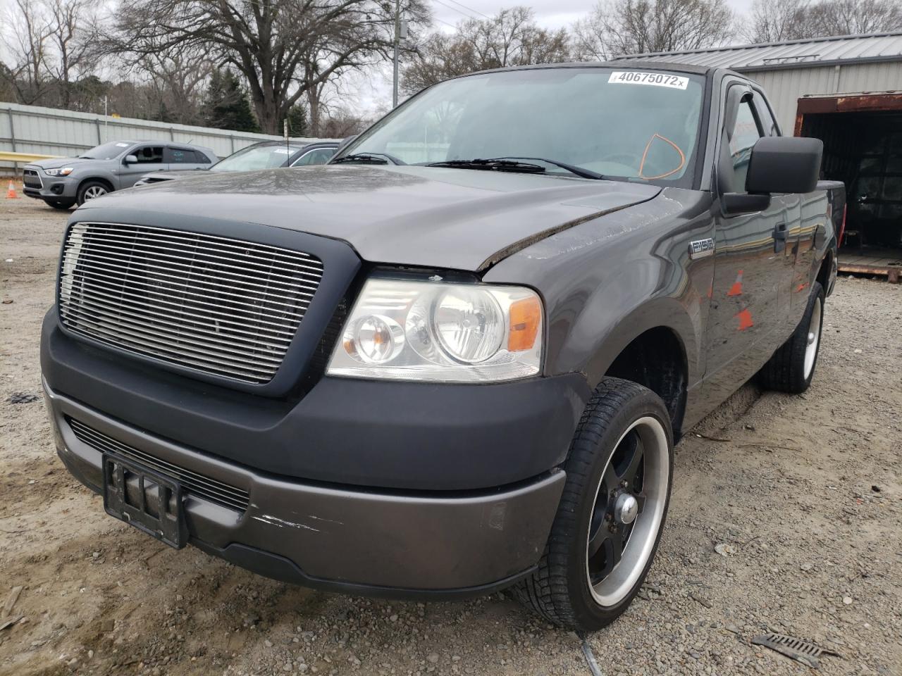 Photo 2 from auction – 2006 FORD F150 with VIN 1FTRF12276NA34314
