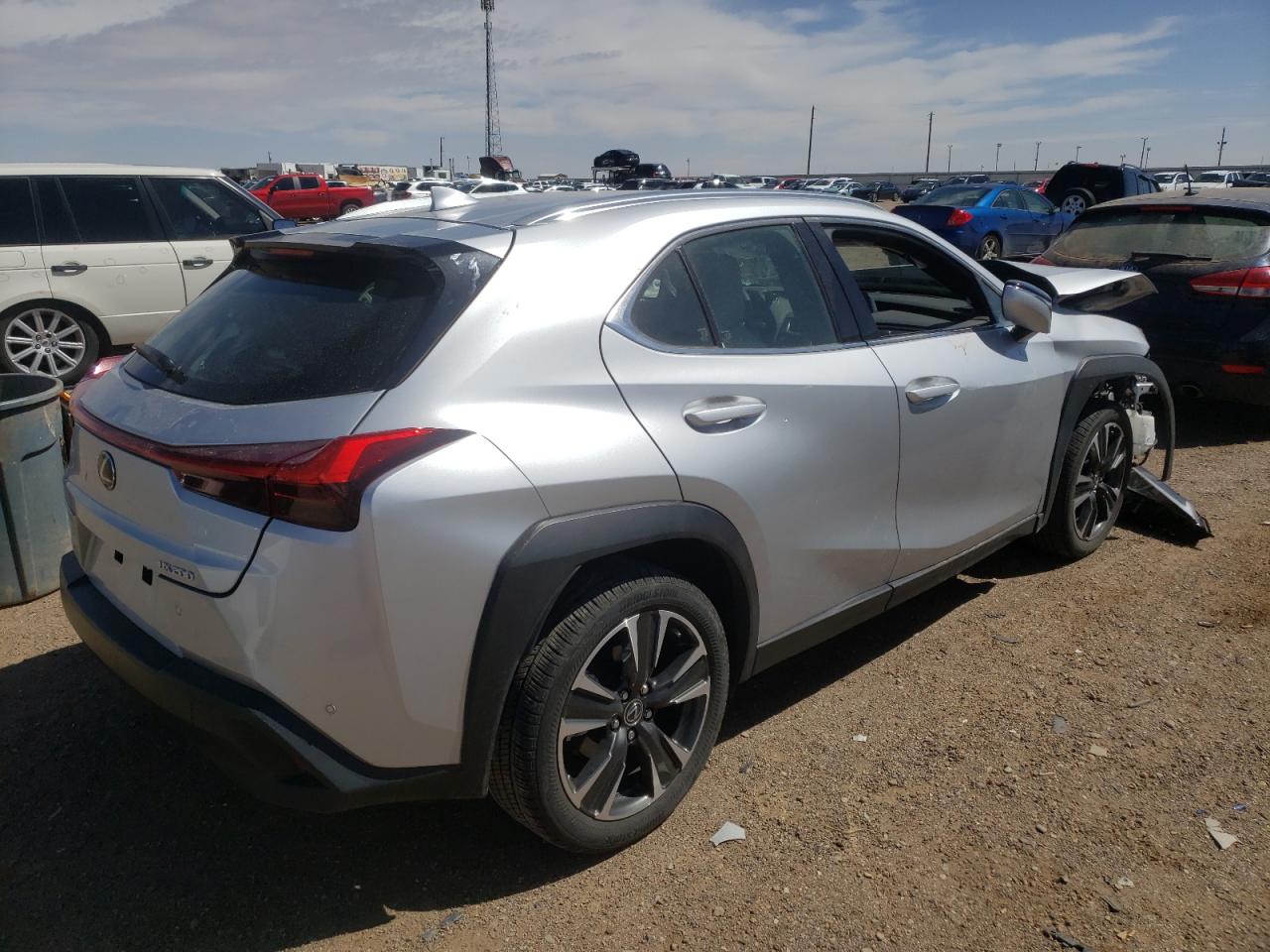 Photo 4 from auction – 2020 LEXUS UX 200 with VIN JTHP3JBH6L2022560