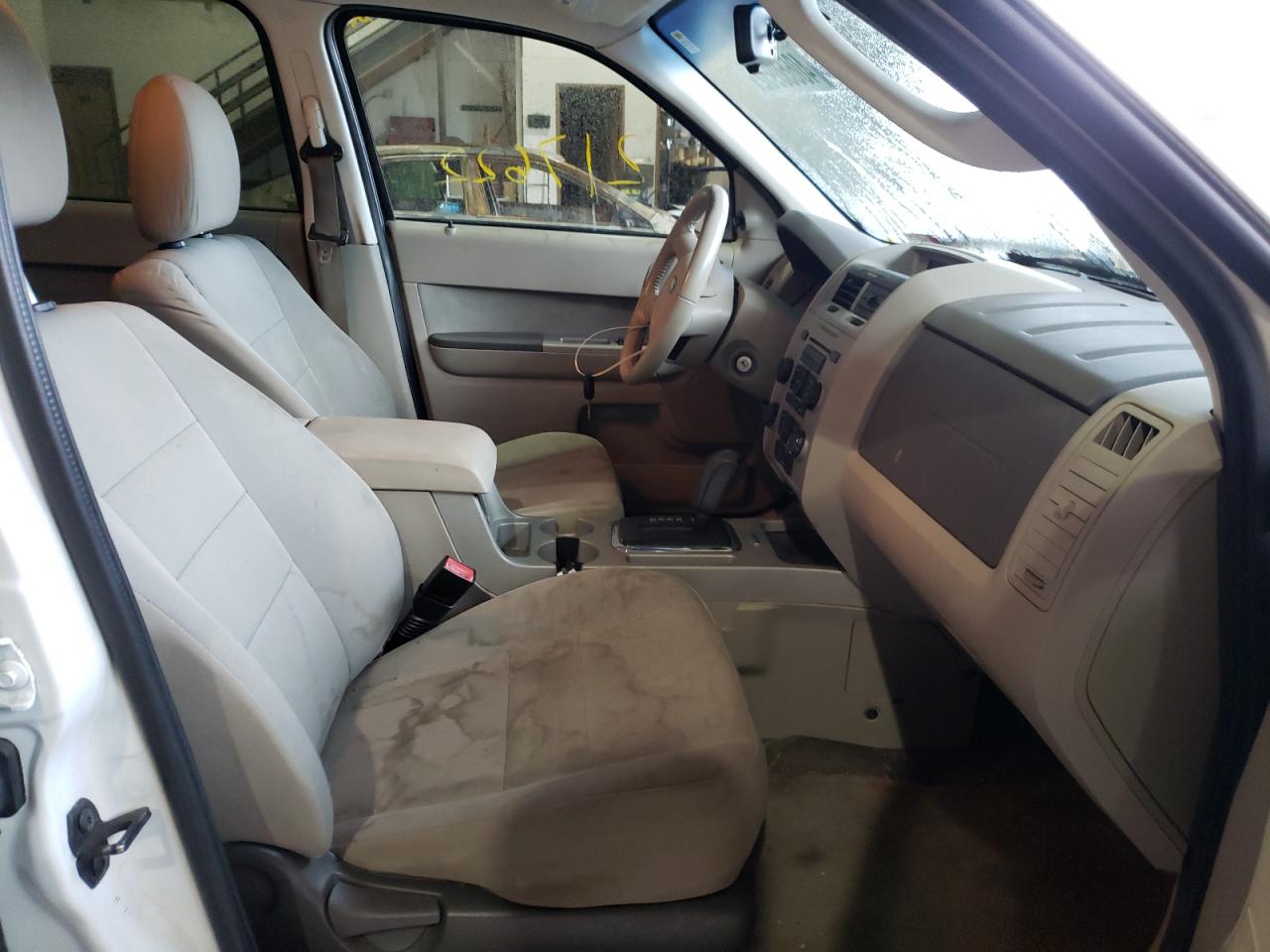 Photo 5 from auction – 2010 FORD ESCAPE XLT with VIN 1FMCU9DG5AKB63662