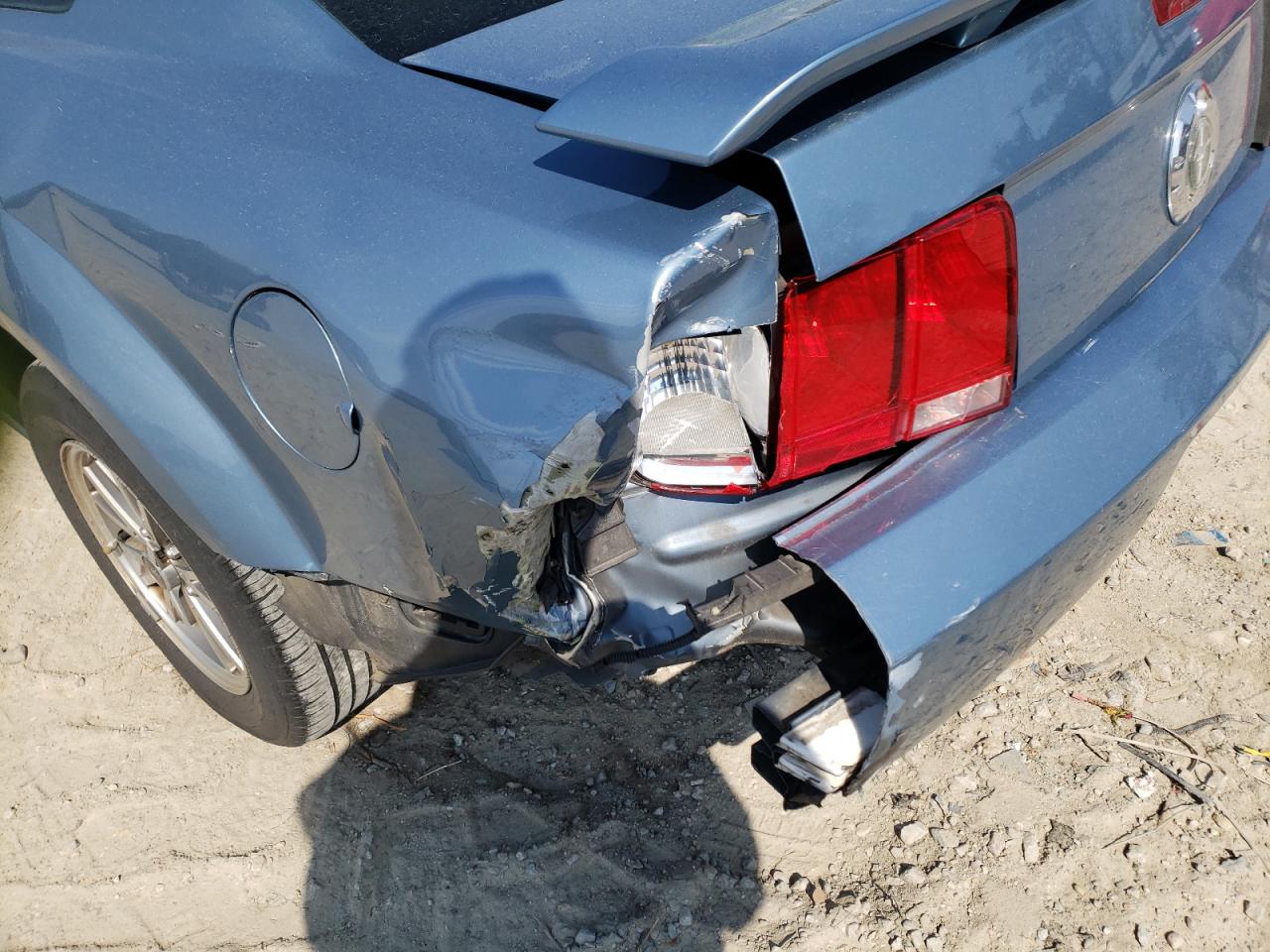 Photo 9 from auction – 2005 FORD MUSTANG with VIN 1ZVFT80N855189399