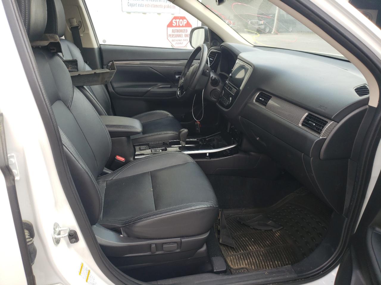 Photo 18 from auction – 2019 MITSUBISHI OUTLANDER with VIN JA4AD3A32KZ024277