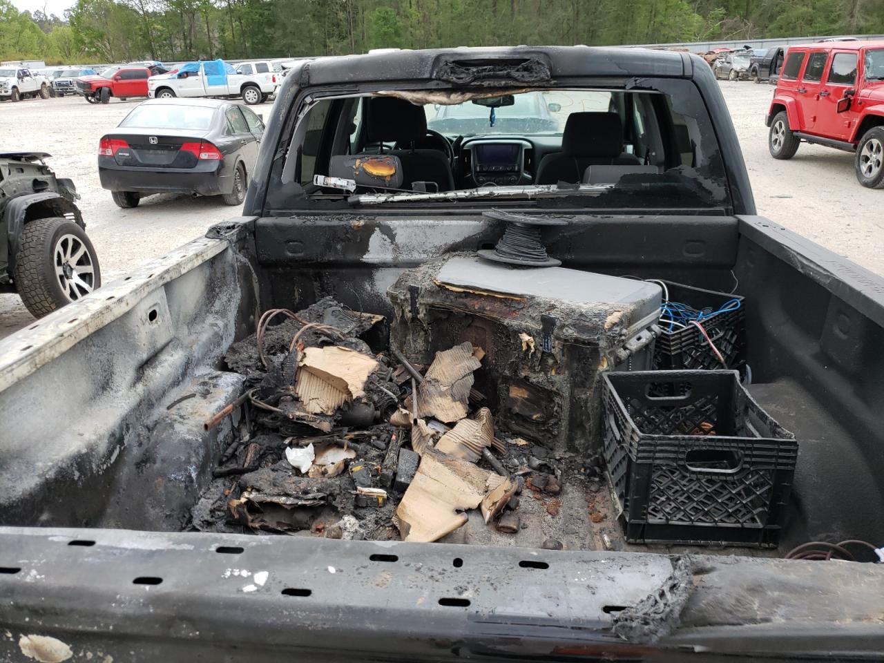 Photo 9 from auction – 2018 CHEVROLET SILVERADO with VIN 3GCUKREC6JG516024