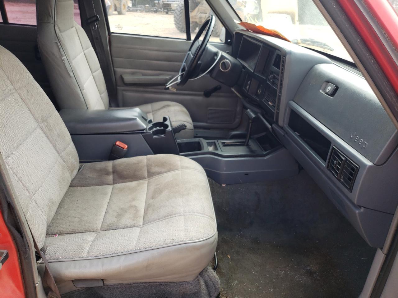 Photo 5 from auction – 1996 JEEP CHEROKEE S with VIN 1J4FJ28S5TL146092