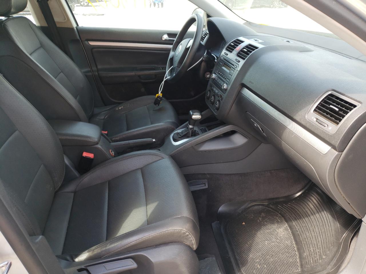Photo 5 from auction – 2005 VOLKSWAGEN NEW JETTA with VIN 3VWSF71K65M601513