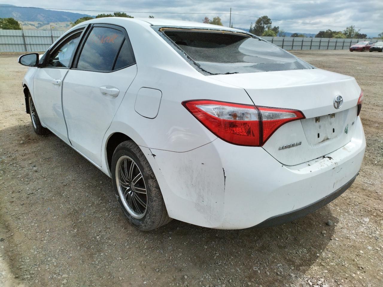 Photo 3 from auction – 2016 TOYOTA COROLLA L with VIN 5YFBURHE4GP399836