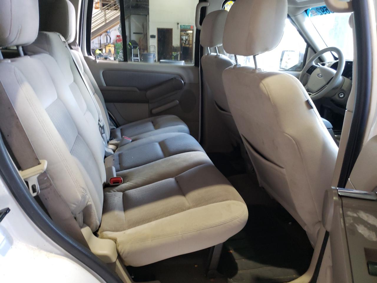 Photo 6 from auction – 2007 FORD EXPLORER X with VIN 1FMEU73E67UB84675