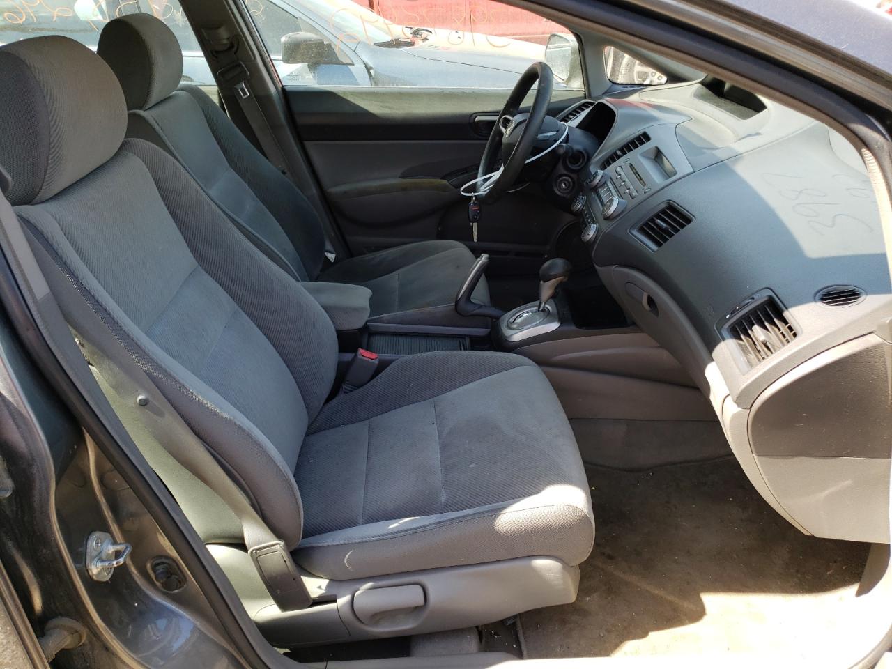 Photo 5 from auction – 2010 HONDA CIVIC LX with VIN 2HGFA1F52AH324937