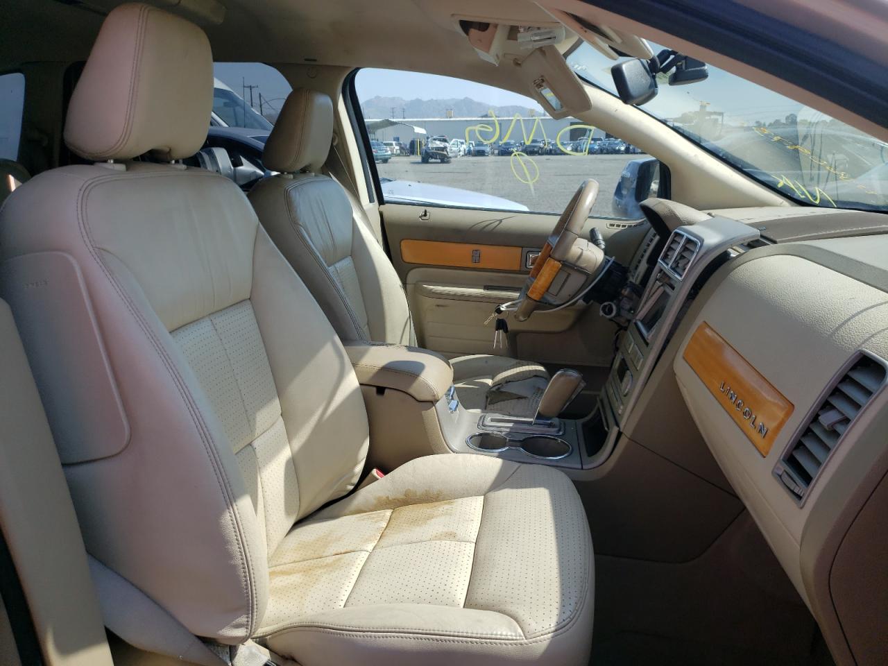 Photo 5 from auction – 2007 LINCOLN MKX with VIN 2LMDU68CX7BJ09064