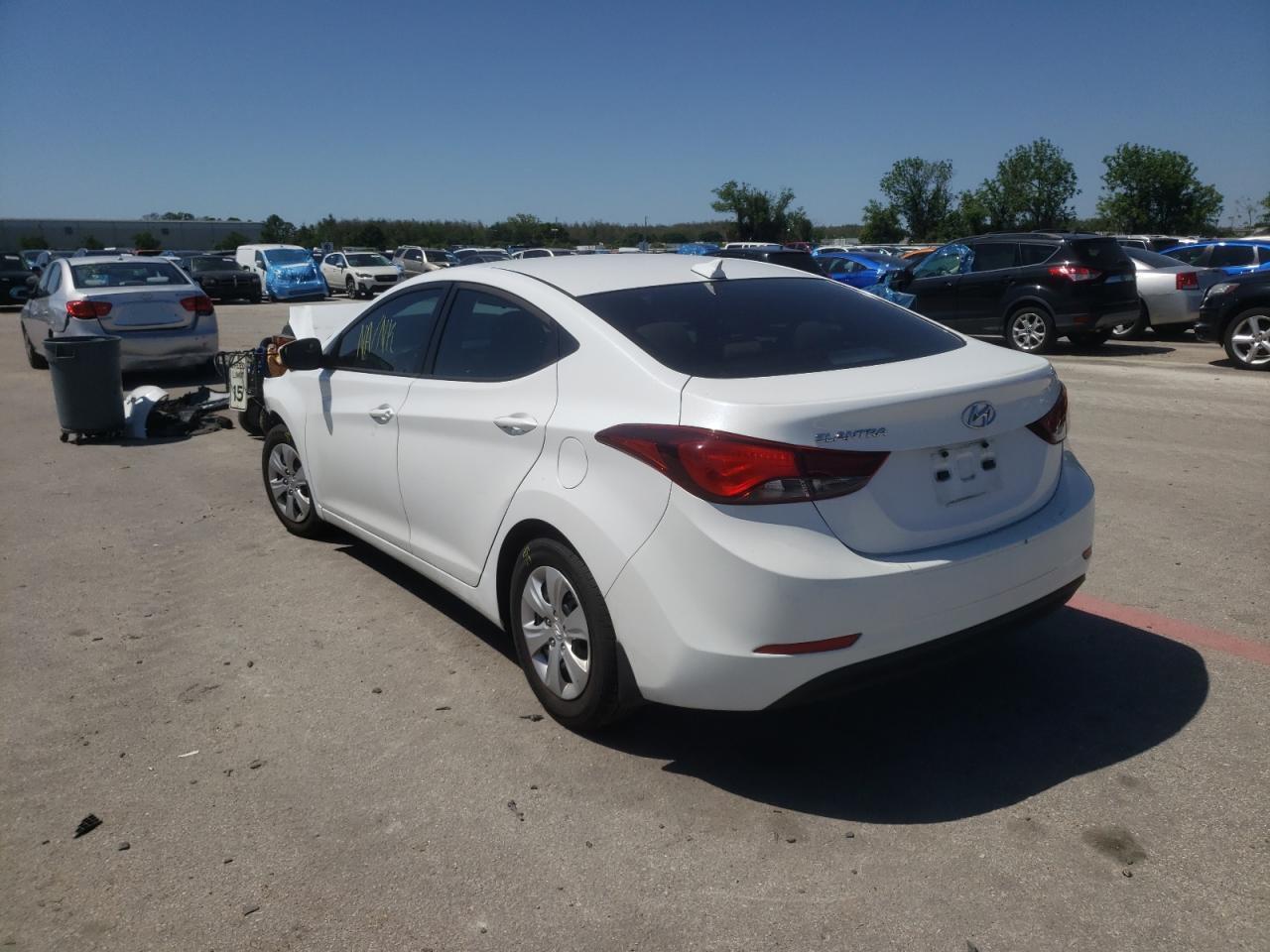 Photo 3 from auction – 2016 HYUNDAI ELANTRA SE with VIN 5NPDH4AE3GH760710