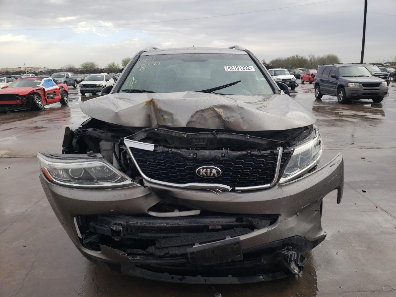 Photo 9 from auction – 2015 KIA SORENTO LX with VIN 5XYKT4A67FG615433