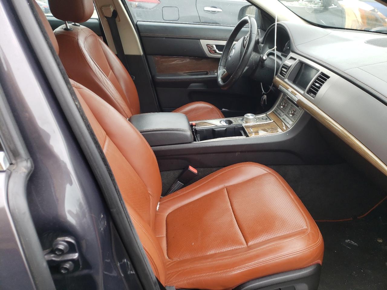 Photo 5 from auction – 2009 JAGUAR XF SUPERCH with VIN SAJWA07C991R43780