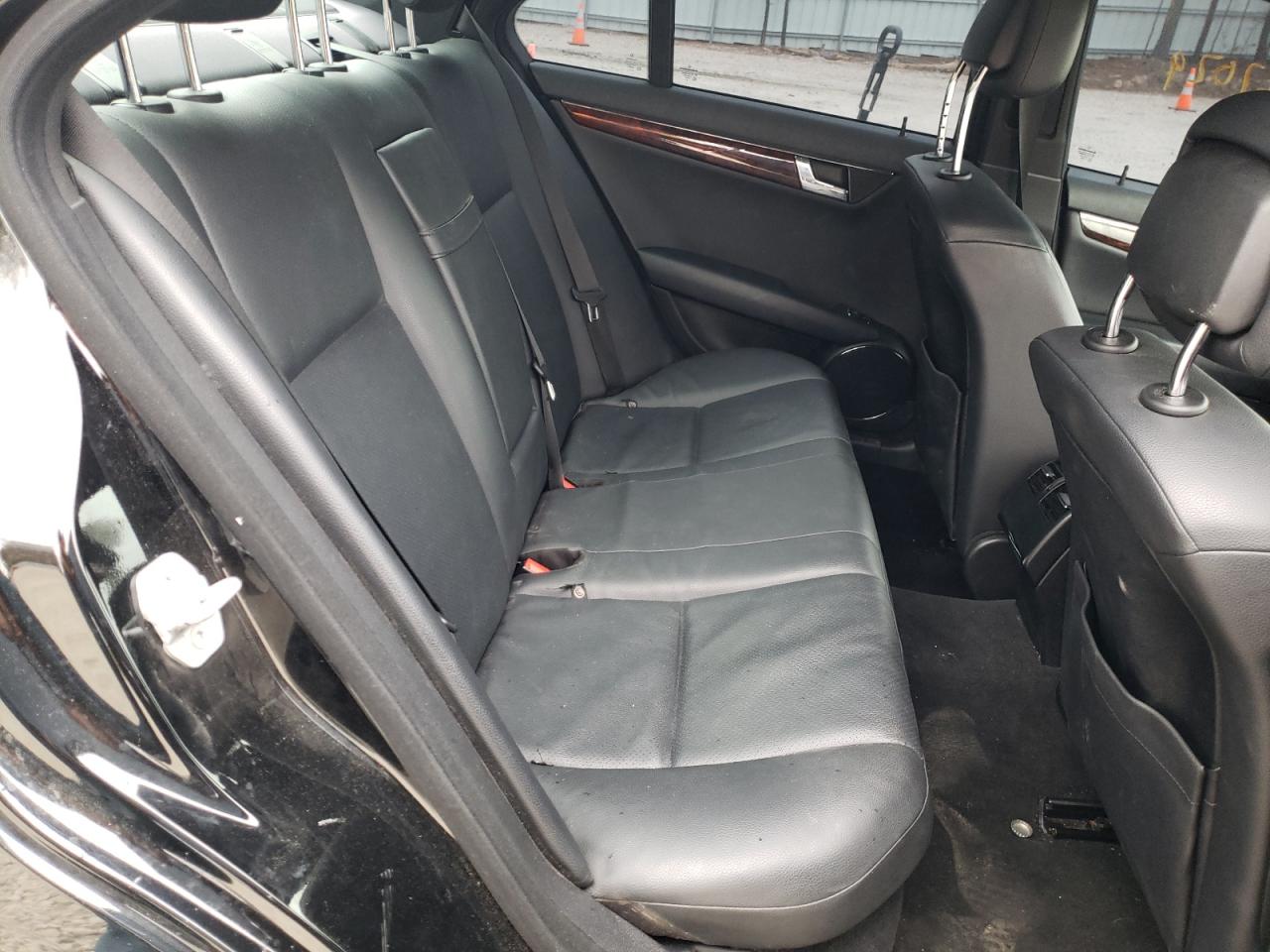 Photo 6 from auction – 2010 MERCEDES-BENZ C 300 4MAT with VIN WDDGF8BB5AR106926