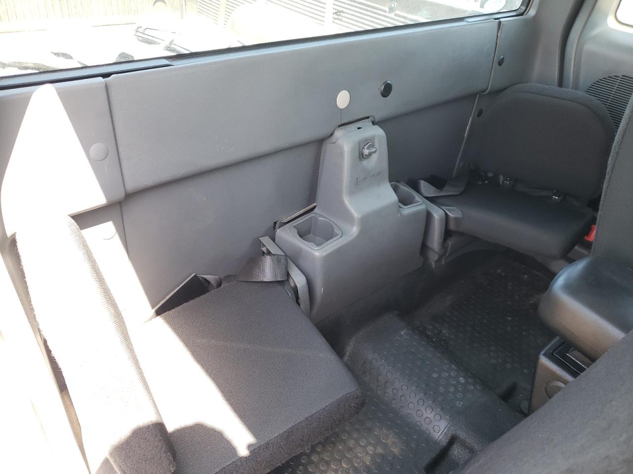 Photo 6 from auction – 2007 FORD RANGER SUP with VIN 1FTYR44E17PA27604