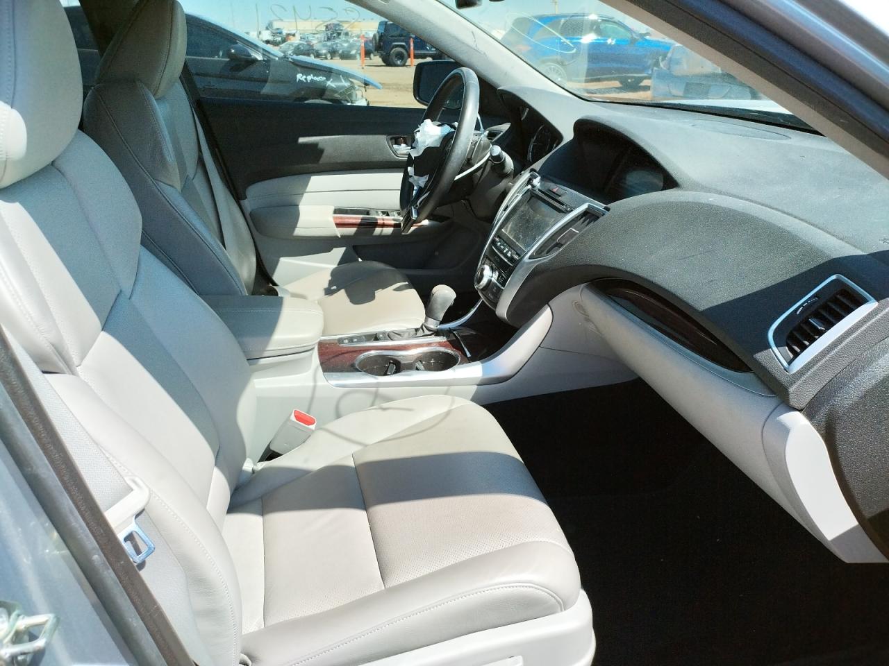 Photo 5 from auction – 2015 ACURA TLX TECH with VIN 19UUB1F52FA016483