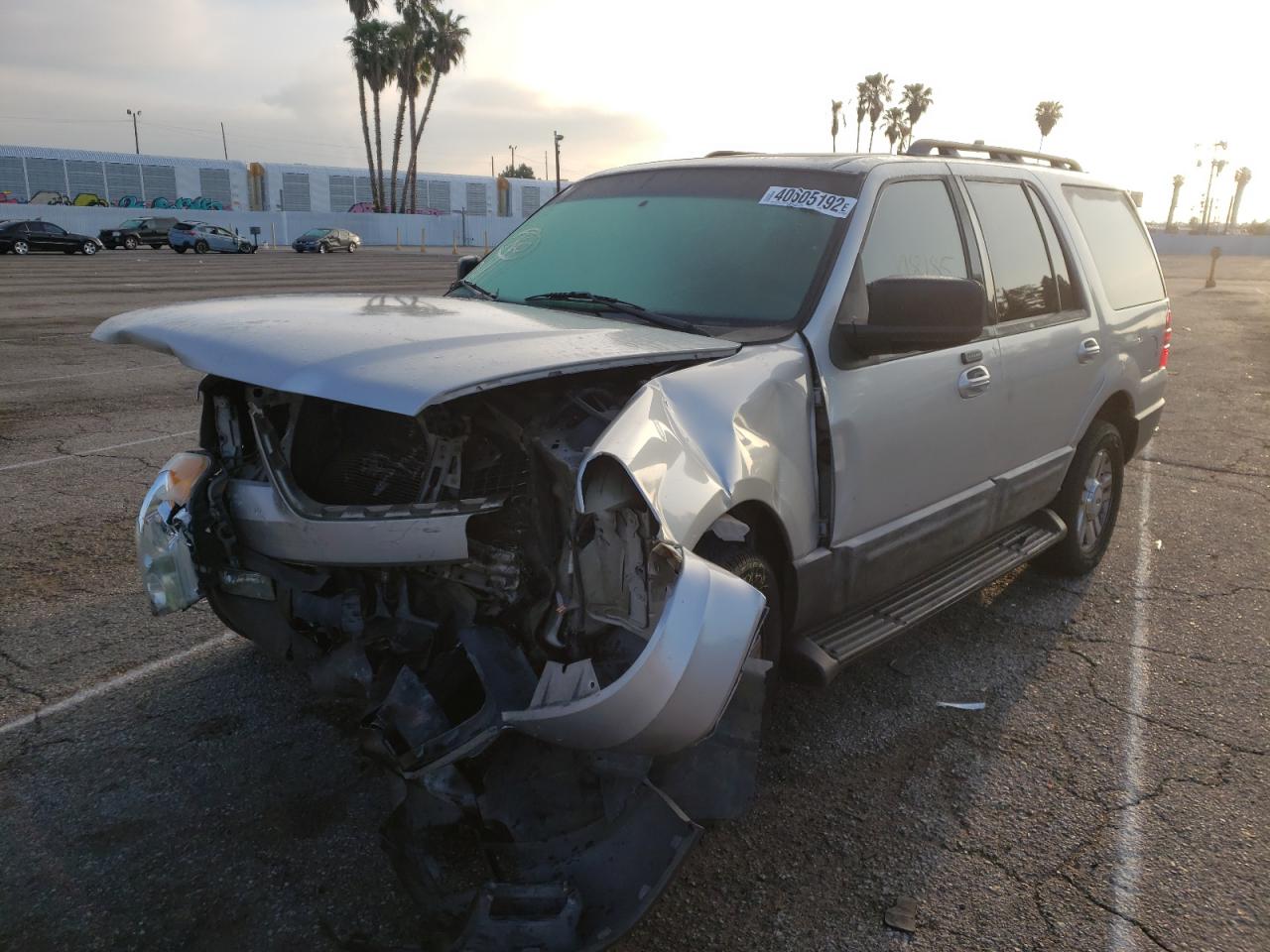 Photo 2 from auction – 2005 FORD EXPEDITION with VIN 1FMPU15585LA01766
