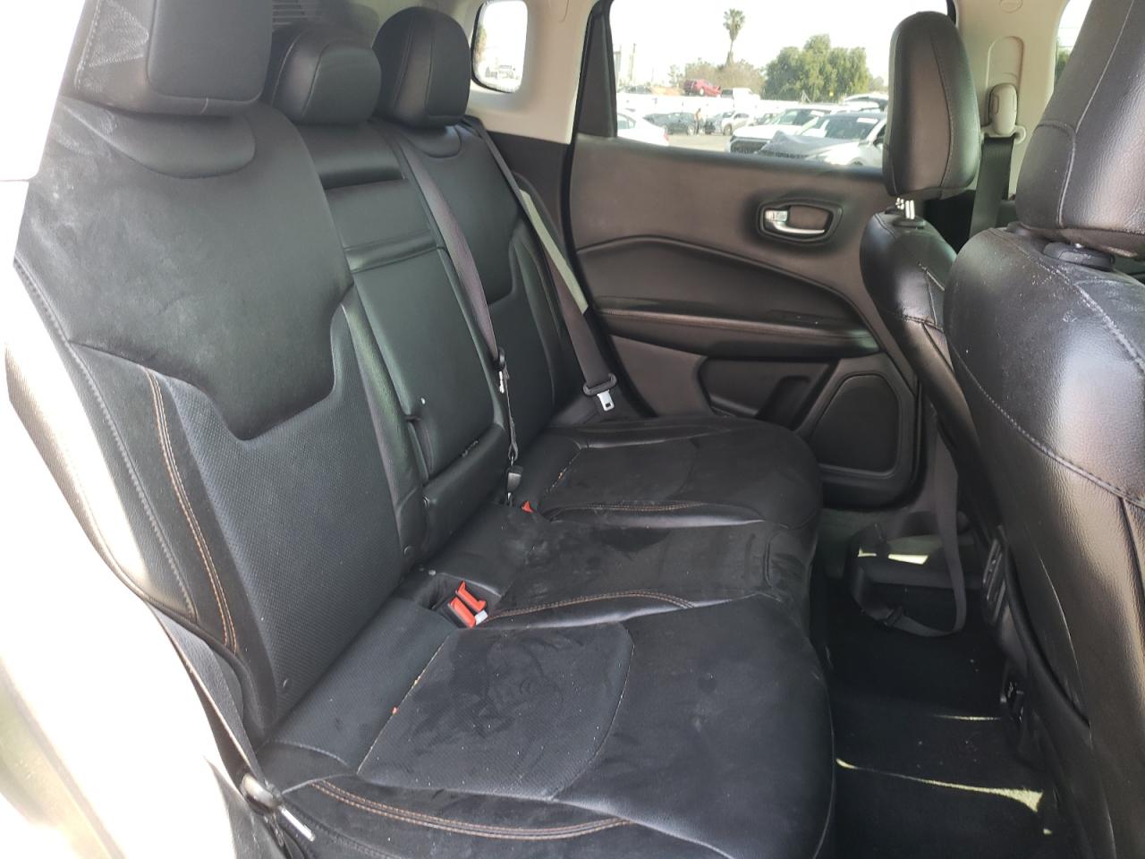 Foto 6 de la subasta – 2018 JEEP COMPASS LI con VIN 3C4NJCCB5JT367899