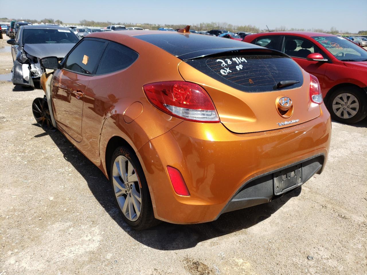 Photo 3 from auction – 2016 HYUNDAI VELOSTER with VIN KMHTC6AD0GU284169